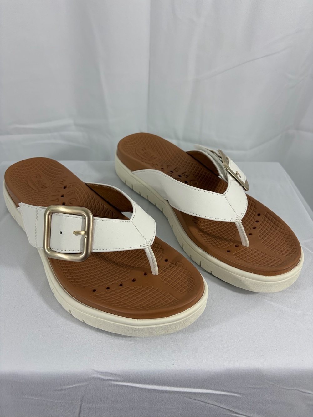 NWT White Mountain Recovery Size 8.5 White and Brown Buckle Comfort Sandals